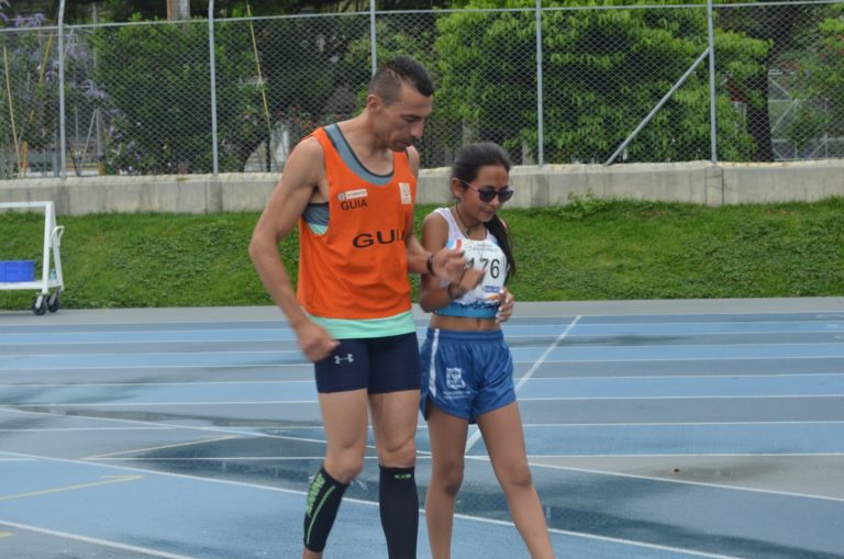 Laura Peña, la joven que sueña con re-correr el mundo