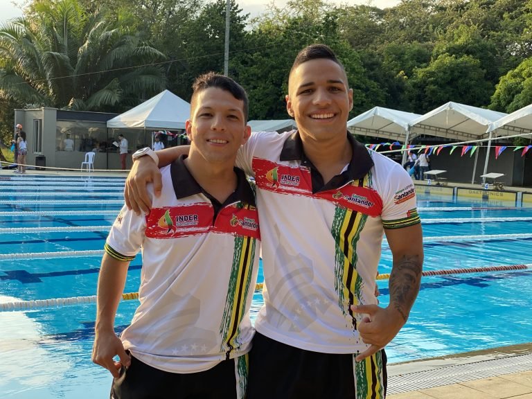 Crispín y Serrano, los nadadores que el deporte convirtió en hermanos