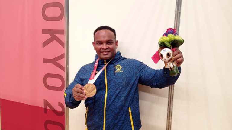 Fabio Torres le da a Colombia la primera medalla en el Parapowerlifting de Juegos Paralímpicos