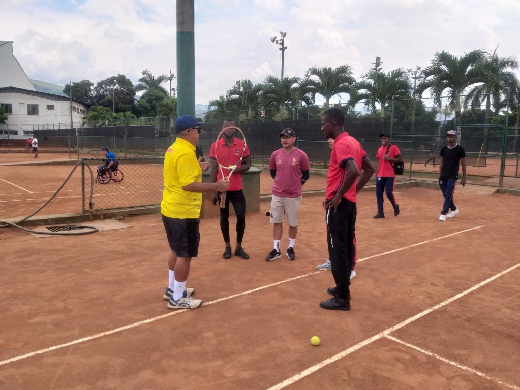 Tenis en silla de ruedas concentracion juvenil 