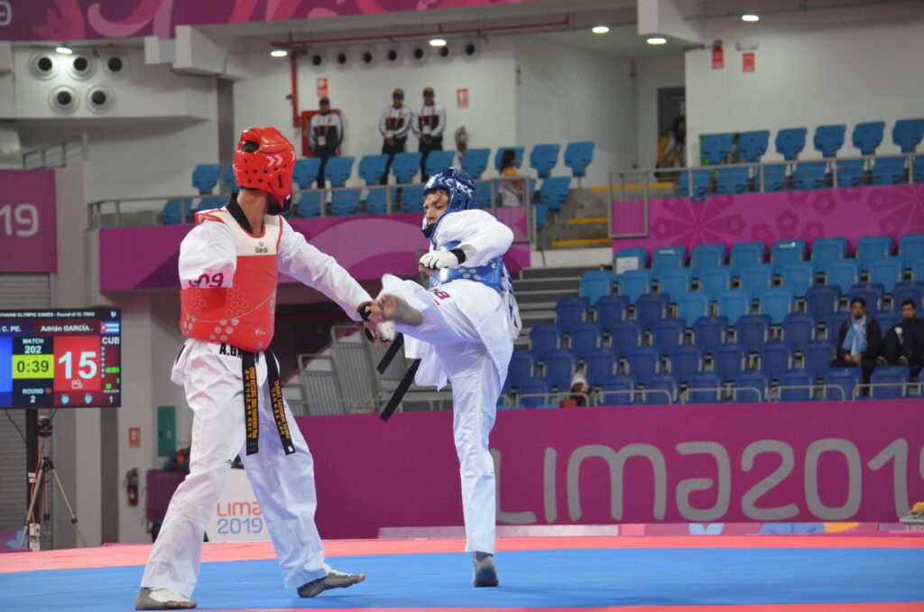 Atletas en competencia de Para Taekwondo en los Juegos Parapanamericanos Lima 2019