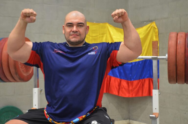Powerlifters colombianos rumbo al Open de Chile