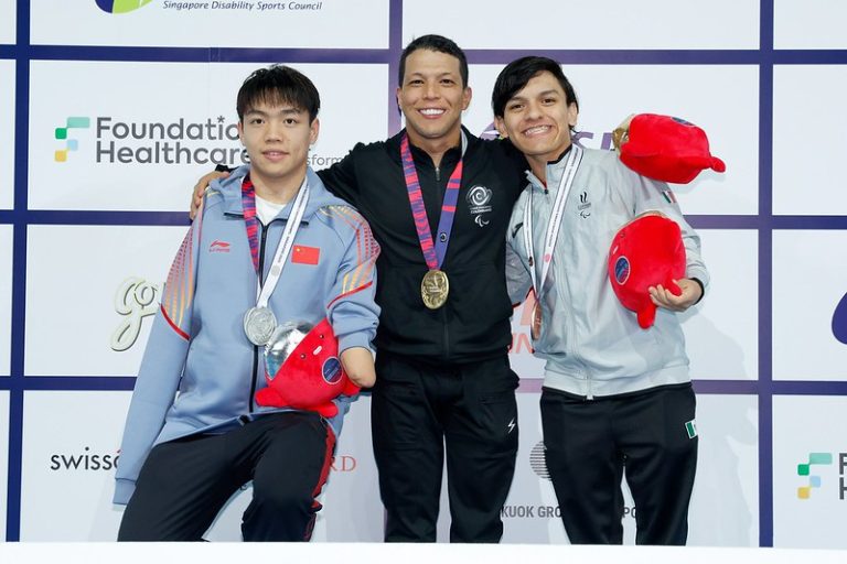 Nelson Crispín Singapur